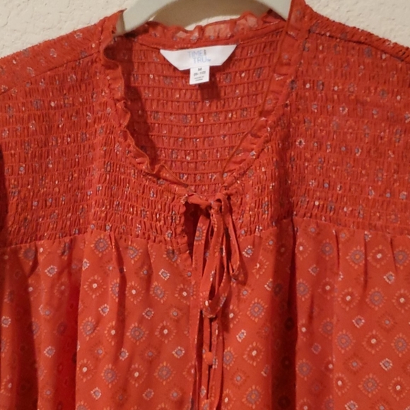⭐SOLD⭐Sheer Red Button-down top - Picture 3 of 4